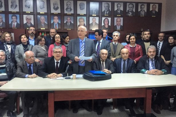 İzmir Barosu eski başkanlarından ve avukatlardan “Olağanüstü Genel Kurul” çağrısı