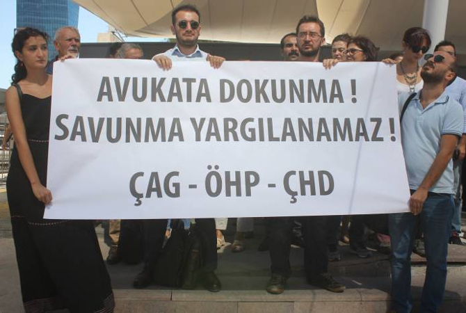 Adana ve İzmir’de Meslektaşlarımızın Tutuklanması Protesto Edildi