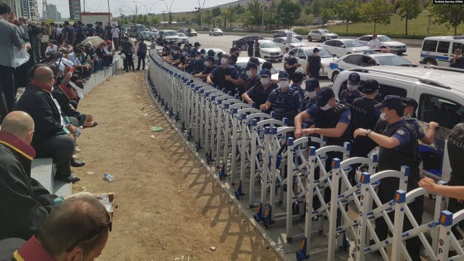 bariyer-savunma yürüyüşü-ankara-avukatlık